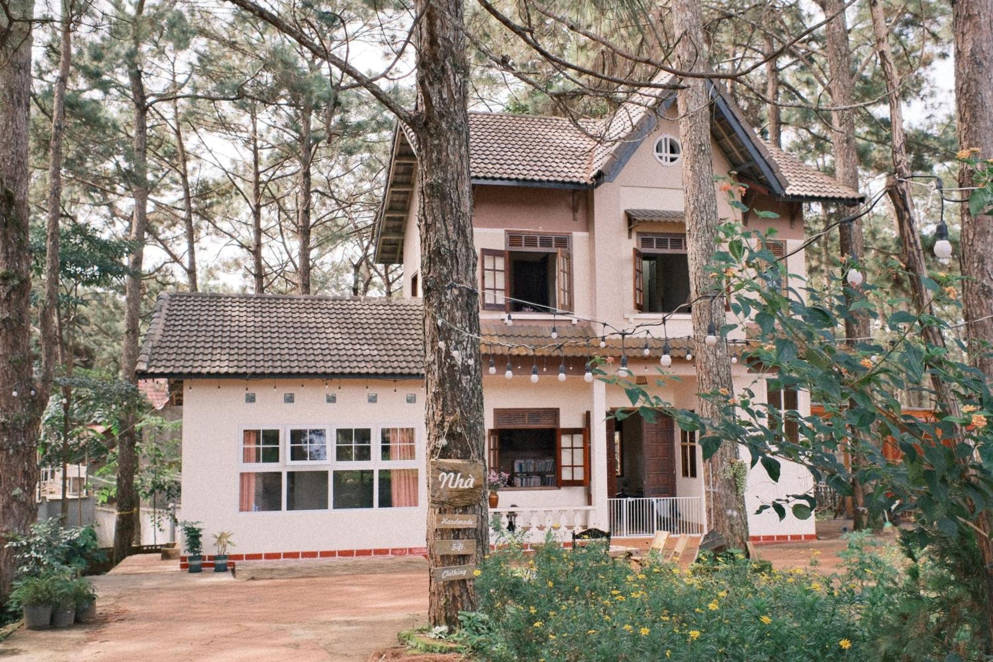 Tron Homestay Kon Von Kla Exteriör bild