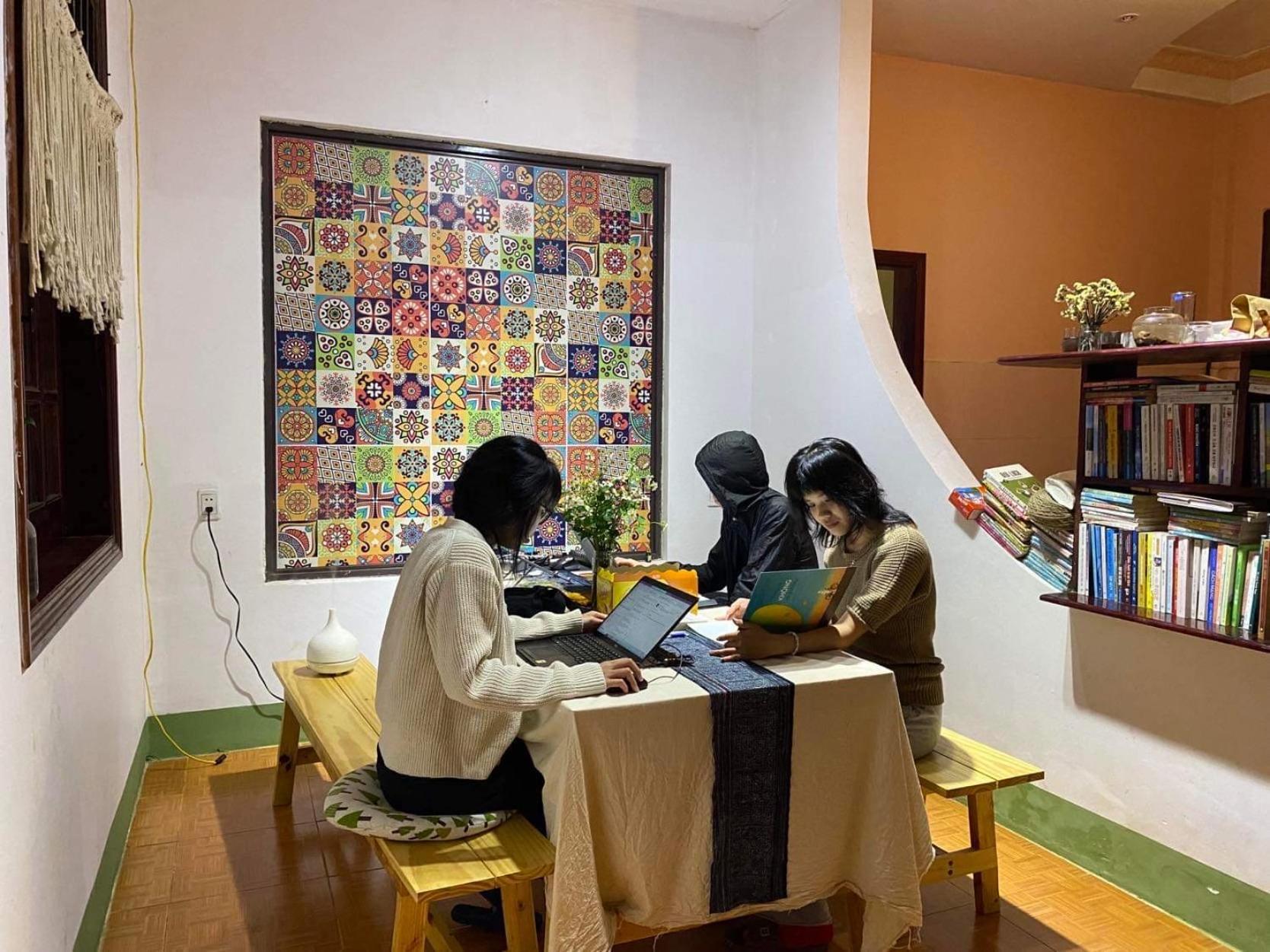 Tron Homestay Kon Von Kla Exteriör bild
